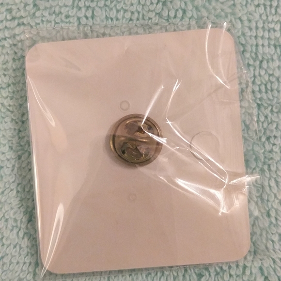 Tiny cross lapel pin - Picture 2 of 2